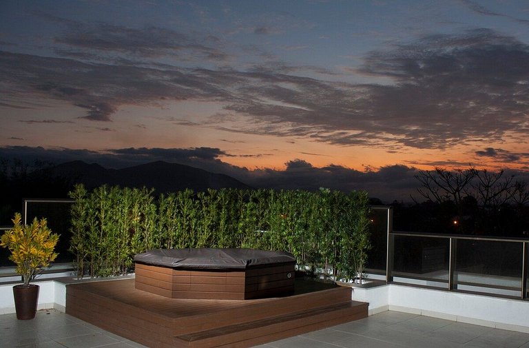 Cobertura com 2 quartos + jacuzzi no Campeche