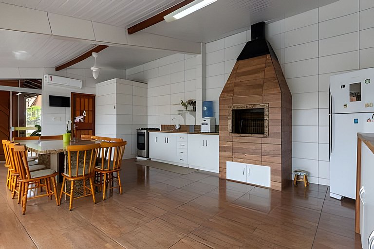 Girassóis de Floripa - piscina e espaço família