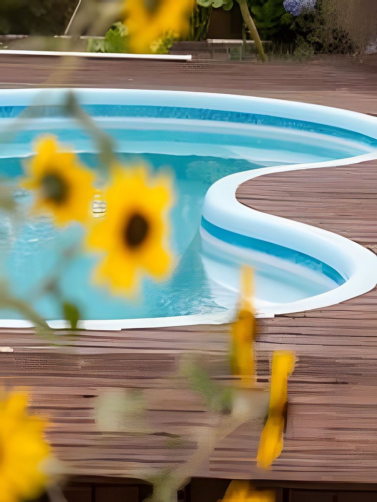 Girassóis de Floripa - piscina e espaço família