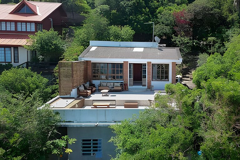 Casa praiana | Vista mar, hidro e pé na areia