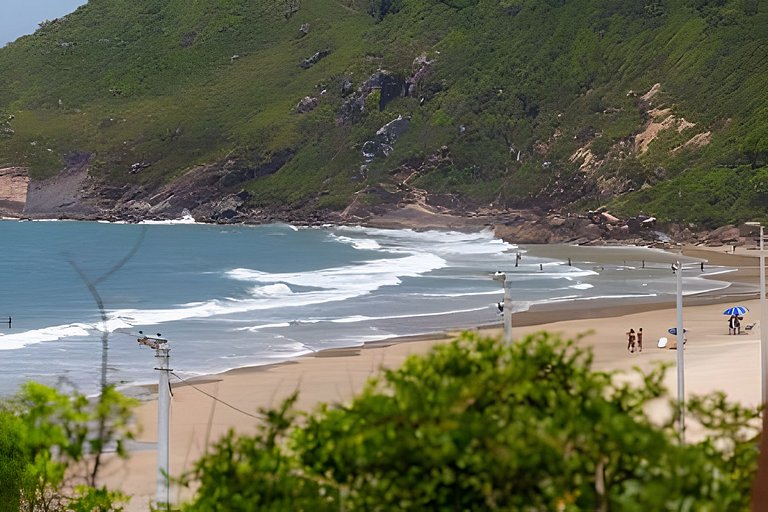 Casa praiana | Vista mar, hidro e pé na areia