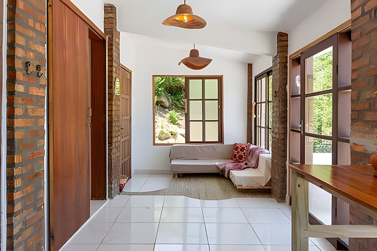 Casa praiana | Vista mar, hidro e pé na areia