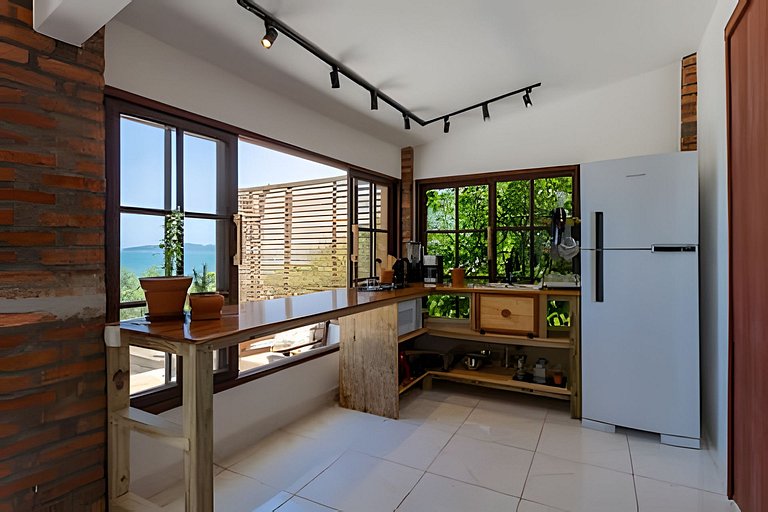 Casa praiana | Vista mar, hidro e pé na areia