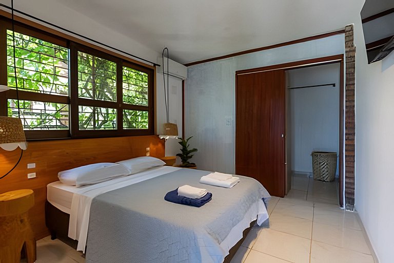 Casa praiana | Vista mar, hidro e pé na areia