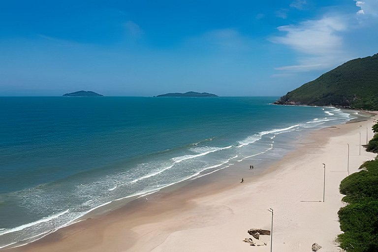 Casa praiana | Vista mar, hidro e pé na areia