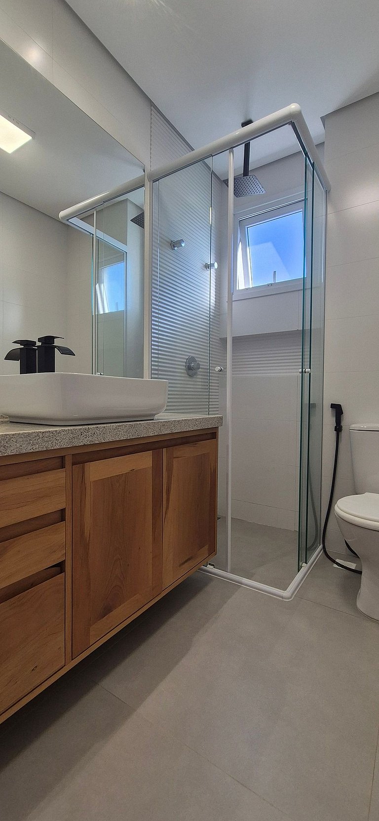 Apartamento Moderno à Venda no Campeche | Condomínio com Aca
